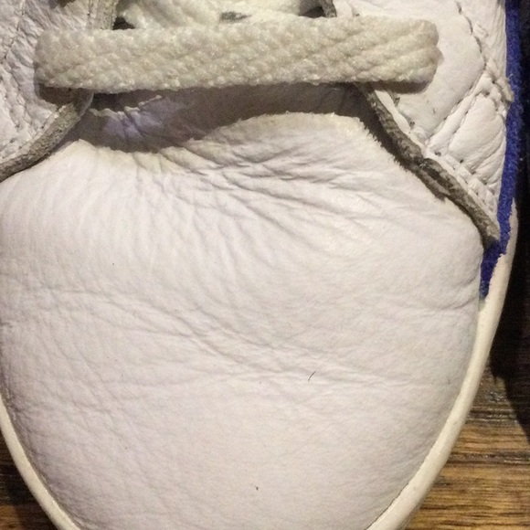 Sneakers - Picture 2 of 6